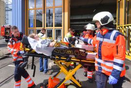 Schwerer Unfall Rettungskraefte Uebten In Jena Den Ernstfall 28